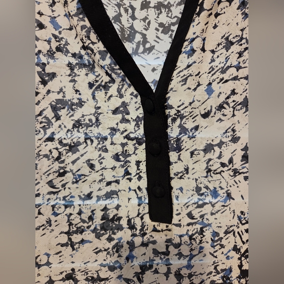 Torrid Sheer Sleeveless Blouse - Picture 3 of 5